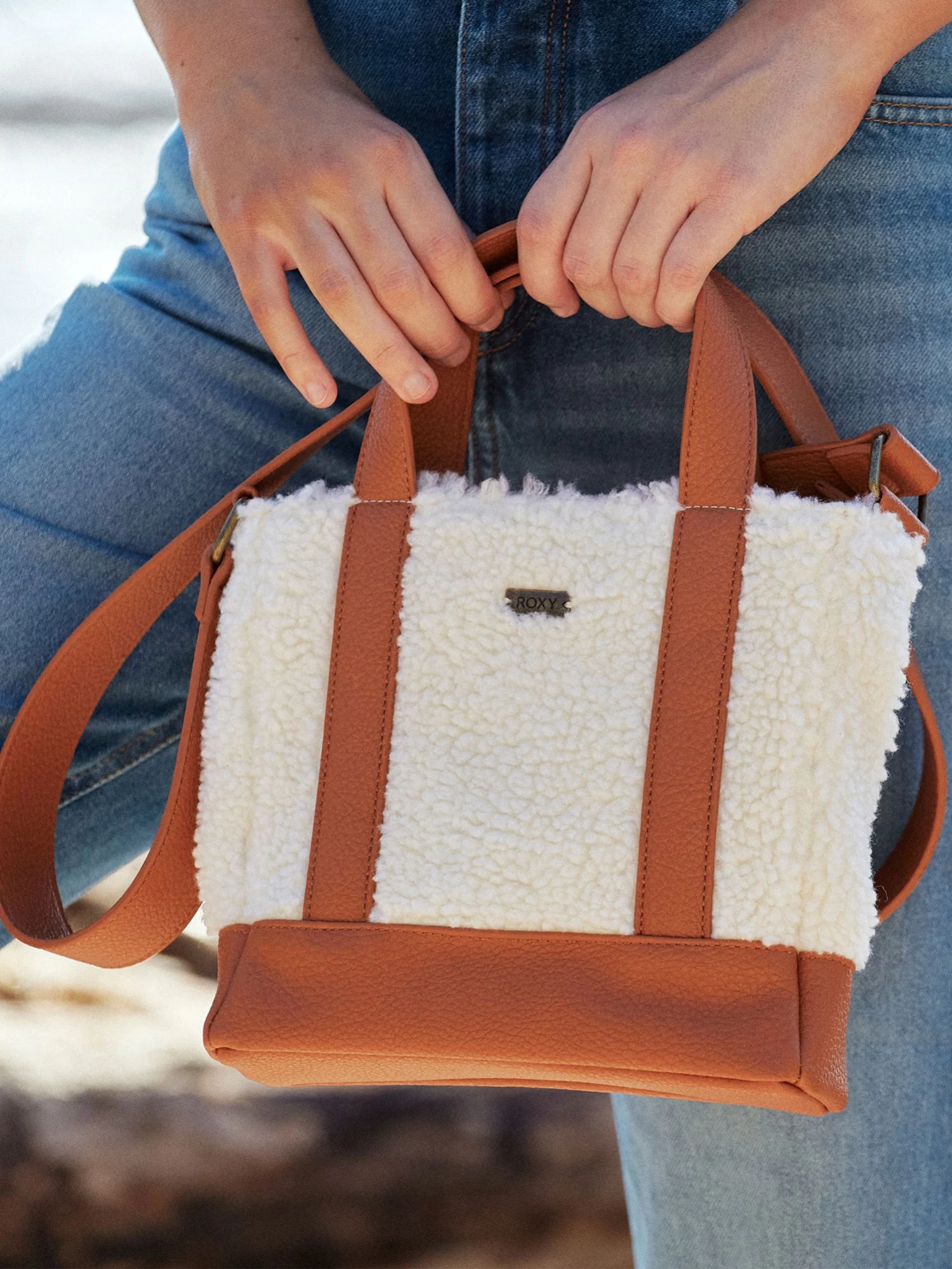 Roxy Women's Mountain Reality Faux Fur Crossbody Bag For Women Tapioca 4 Roxy Women's Mountain Reality Faux Fur Crossbody Bag For Women Tapioca - Image 4